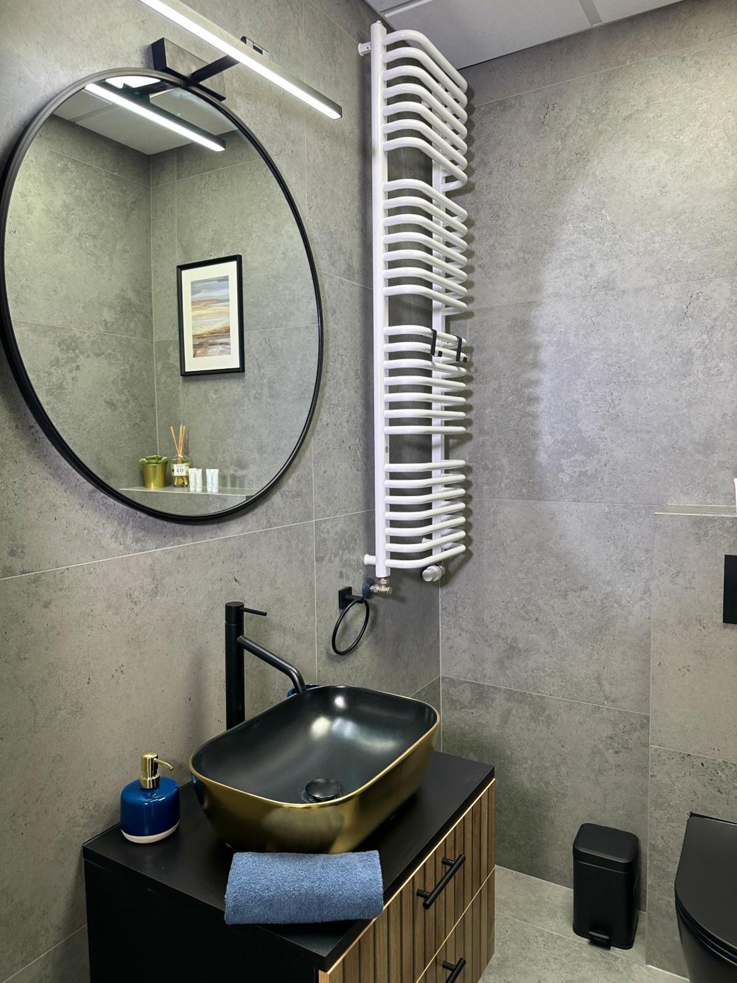 Sky Tower Apartments Варшава Екстериор снимка